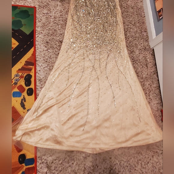 Rhinestone beaded mesh gown - Picture 15 of 15